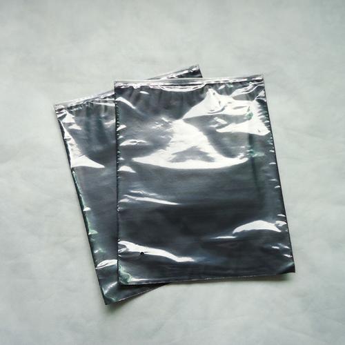 如何選擇優質服裝包裝袋 PE拉鏈袋、透明袋與無紡布袋的對比指南